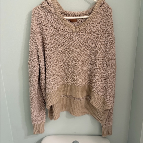 POL Sweaters - POL Cozy Textured V-Neck crop Sweater in Taupe